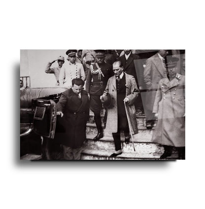Atatürk Yatay Cam Tablo