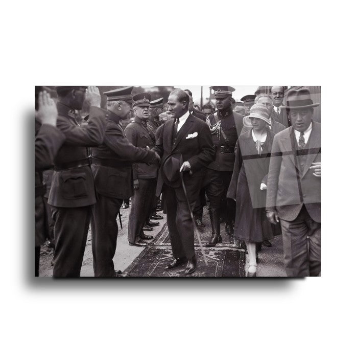 Atatürk Yatay Cam Tablo