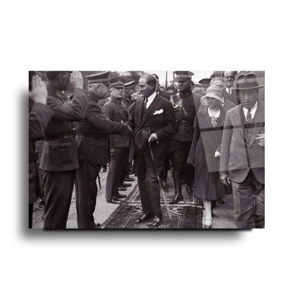 Atatürk Yatay Cam Tablo