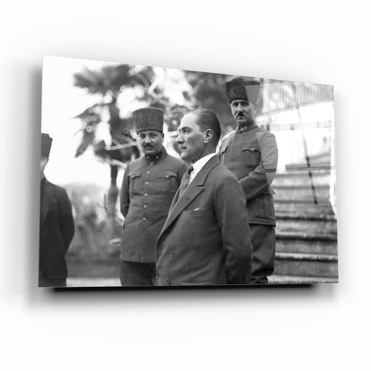 Atatürk Yatay Cam Tablo
