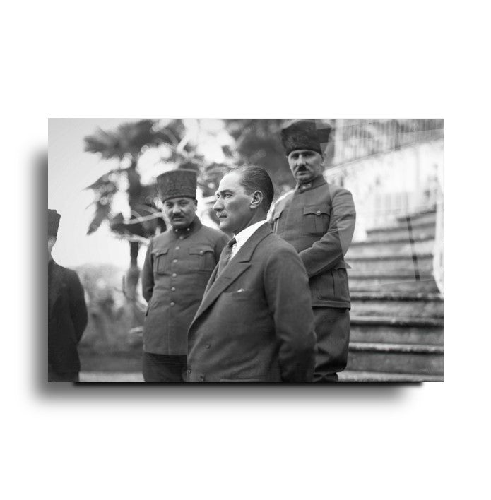 Atatürk Yatay Cam Tablo