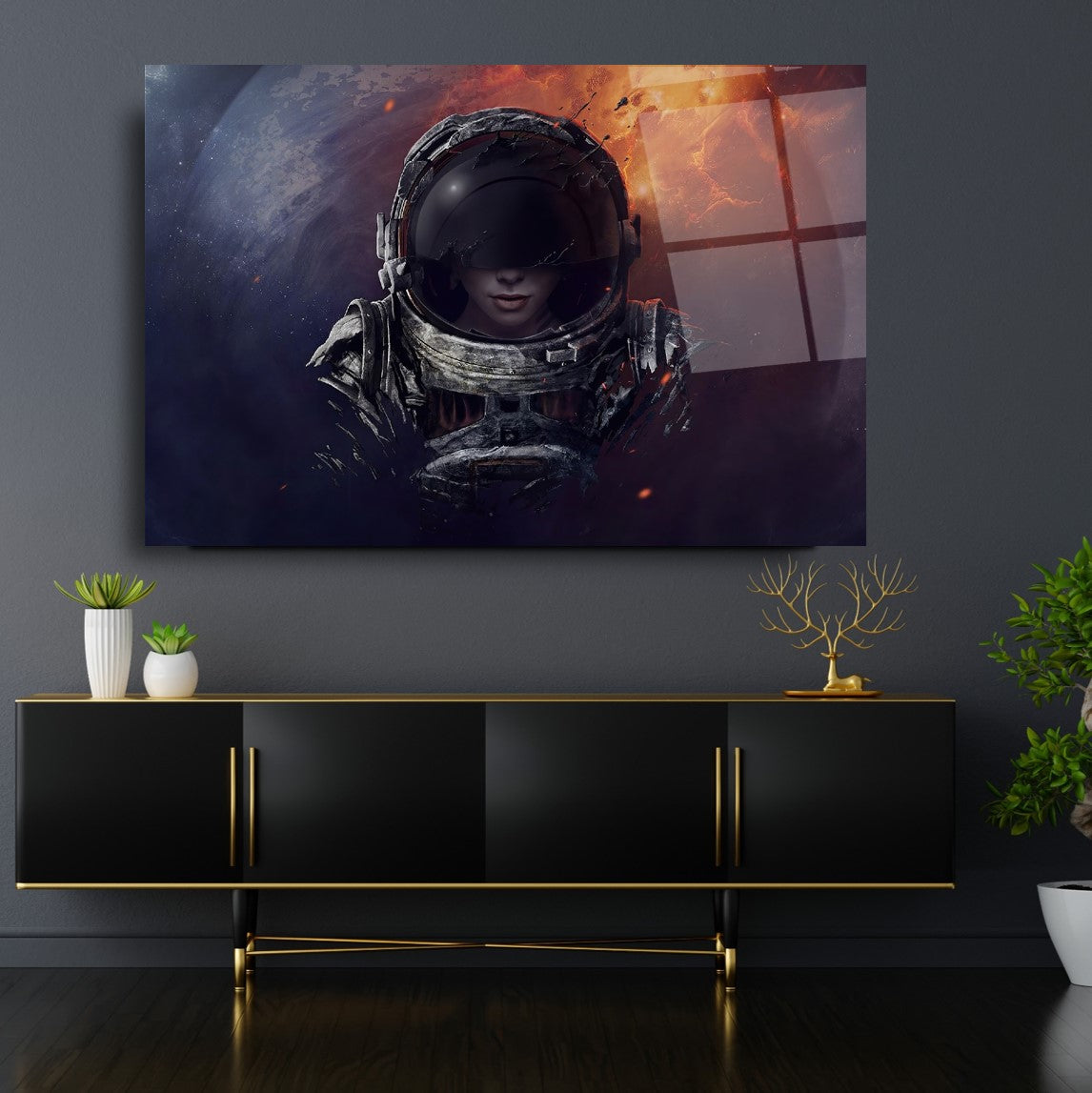 Kadın Astronot Yatay Cam Tablo