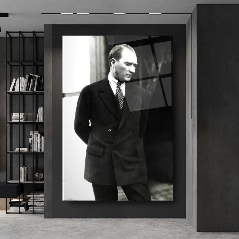 Atatürk Dikey Cam Tablo