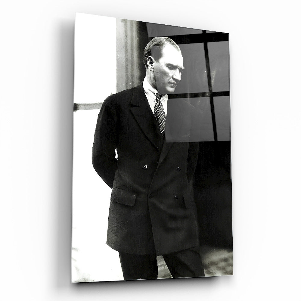 Atatürk Dikey Cam Tablo