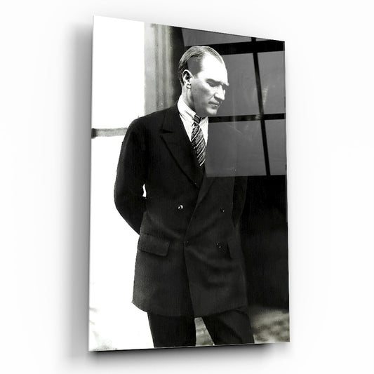Atatürk Dikey Cam Tablo