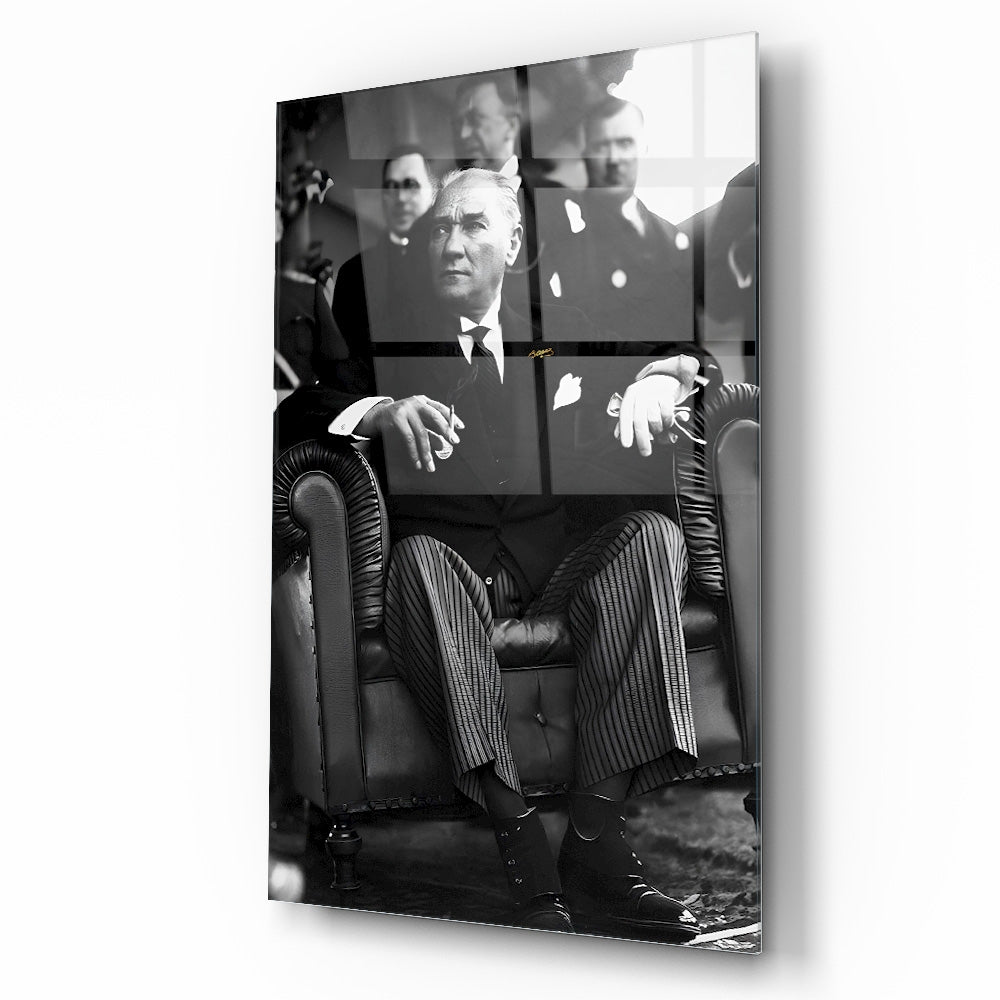 Atatürk Dikey Cam Tablo