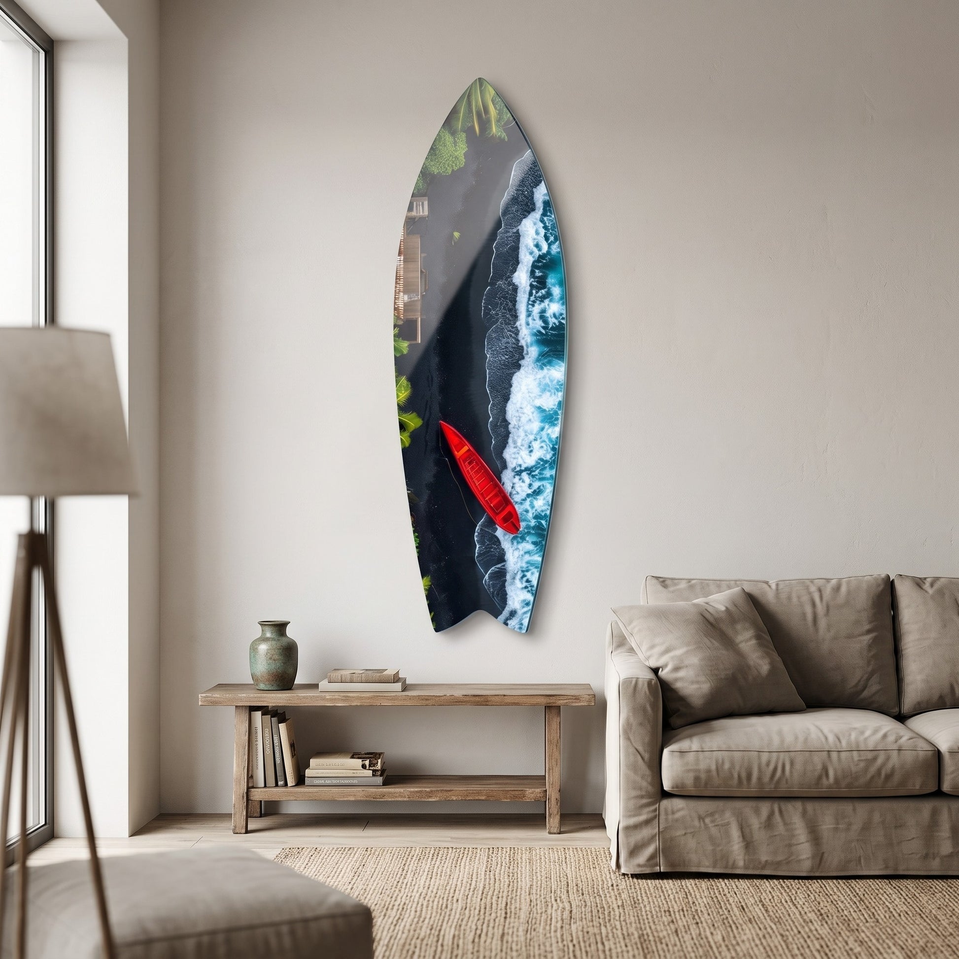 Tropikal Siyah Kum Sahili ve Kırmızı Tekne Surf Board Cam Tablo