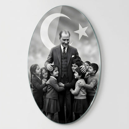 Atatürk Çocuklarla Ay Yıldız Fonlu Siyah Beyaz Oval Dikey Cam Tablo