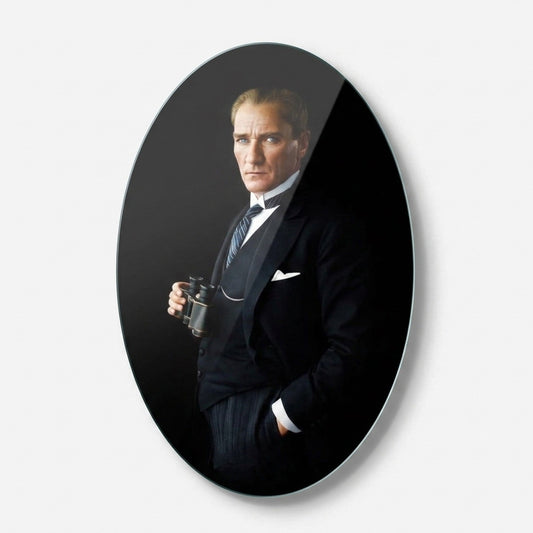 Mustafa Kemal Atatürk Dürbünlü Portre Oval Dikey Cam Tablo
