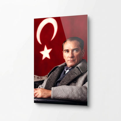 Atatürk Portresi Bayraklı Dikey Cam Tablo