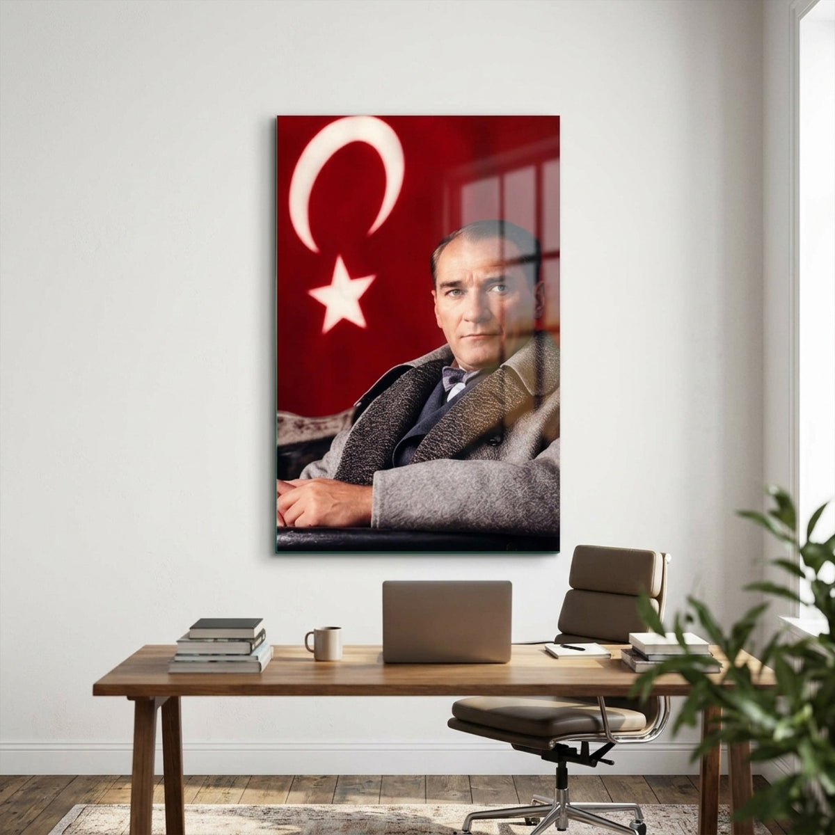 Atatürk Portresi Bayraklı Dikey Cam Tablo
