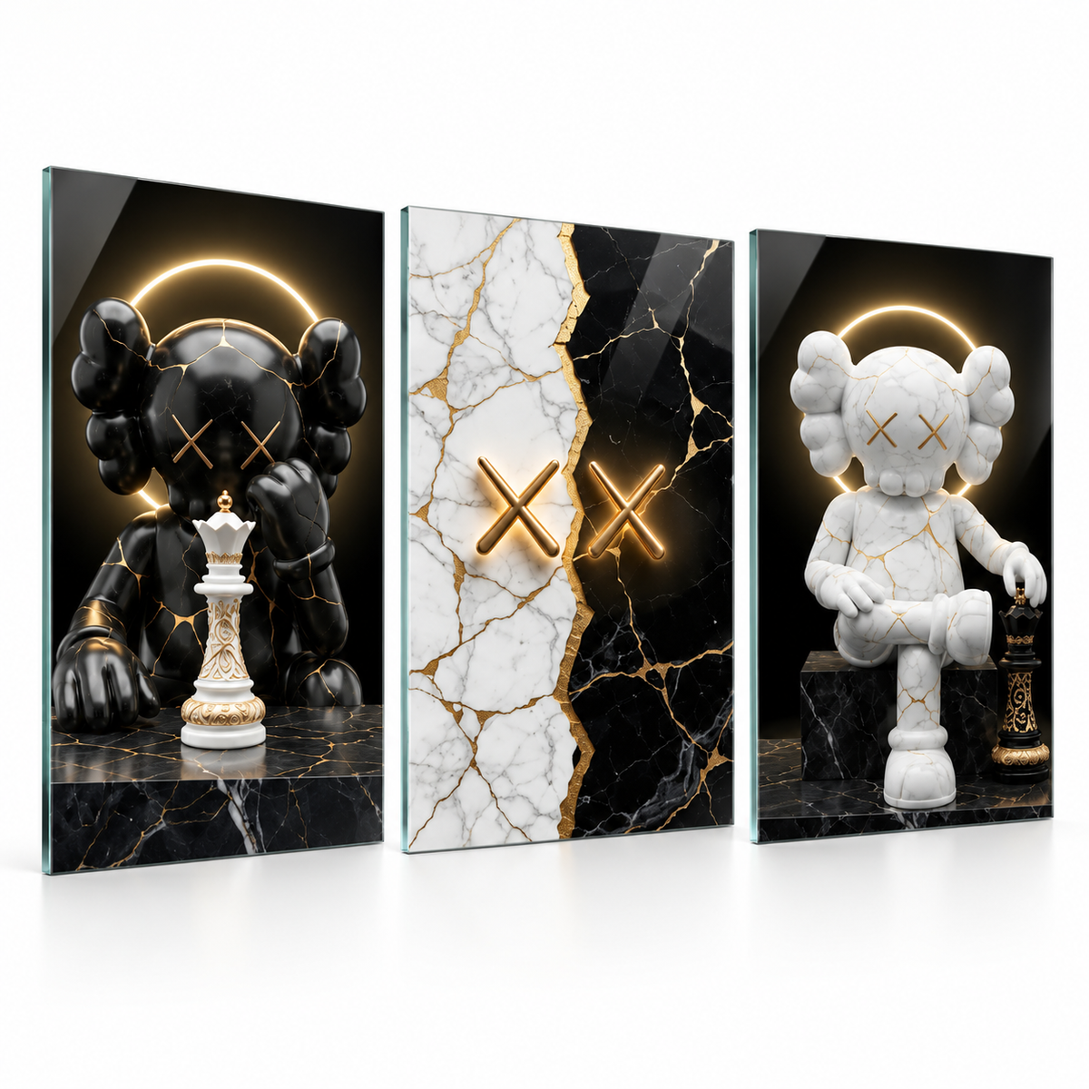 KAWS satranç temalı siyah beyaz gold 3'lü cam tablo beyaz zemin vitrin