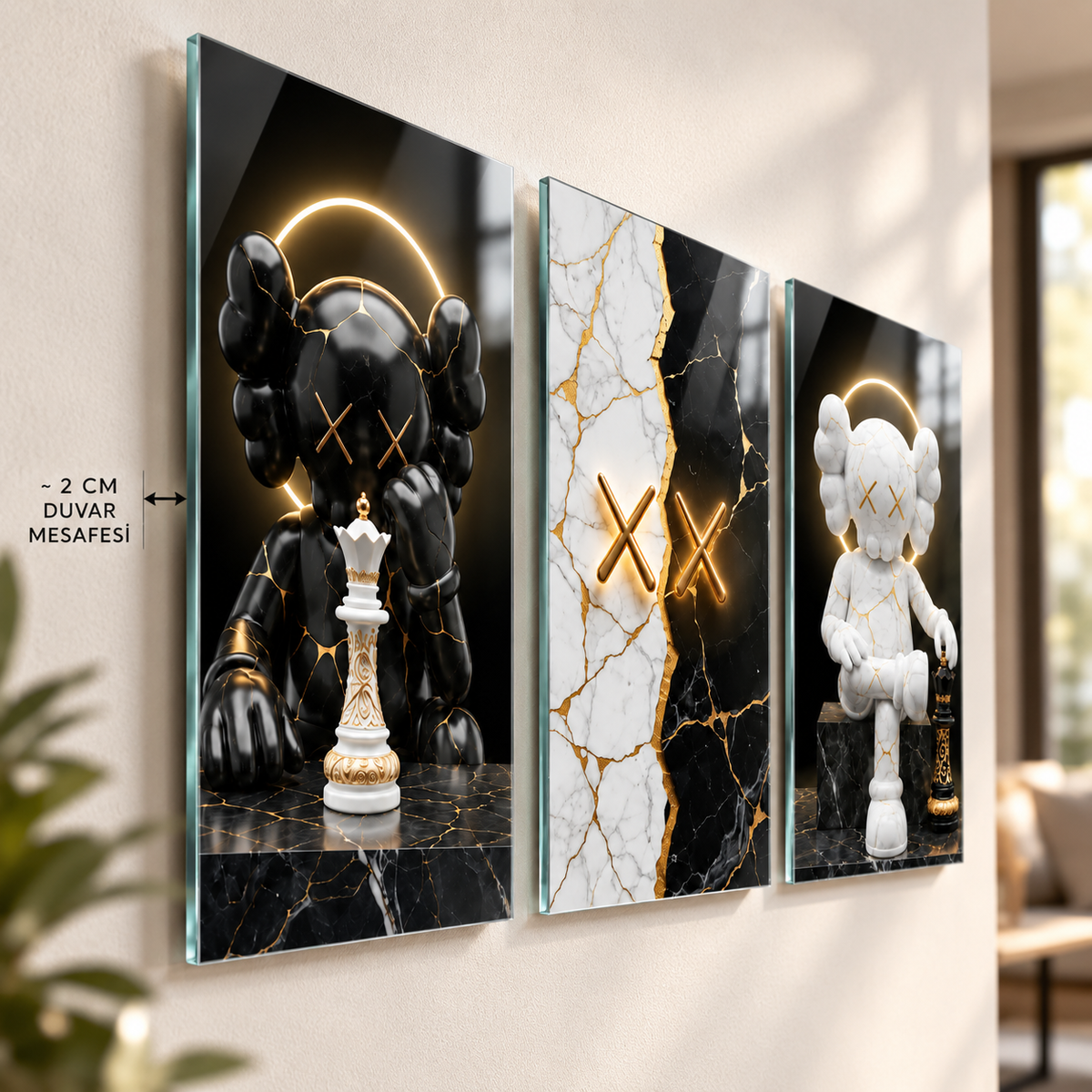 CAMDEKO KAWS satranç üçlü cam tablo yaklaşık 2 cm duvar mesafesi