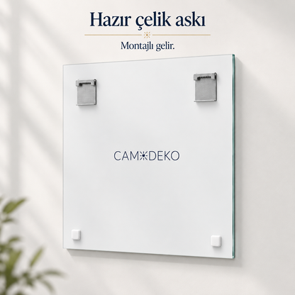 CAMDEKO beyaz arka yüz ve hazır çelik askı detayı