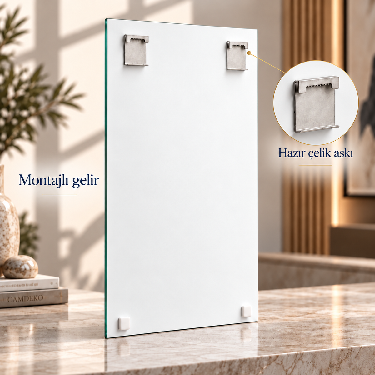 CAMDEKO dikey cam tablo beyaz arka yüzü, sağda ve solda iki montajlı standart çelik askı ve altta iki beyaz tampon