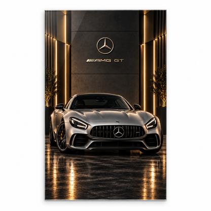 Mercedes AMG GT dikey cam tablo beyaz zeminde vitrin görünümü
