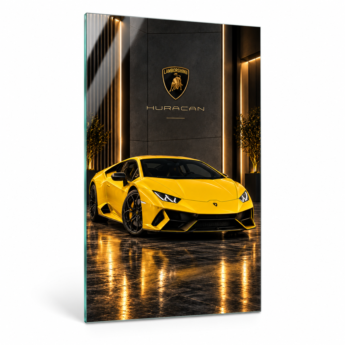 Sarı Lamborghini Huracan dikey cam tablo beyaz zeminde yazısız vitrin görünümü