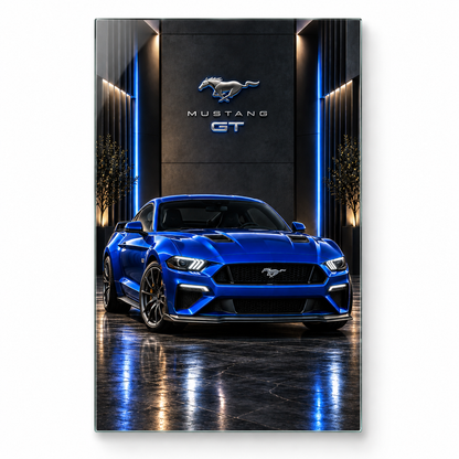 Mavi Mustang GT dikey cam tablo beyaz zeminde vitrin görünümü