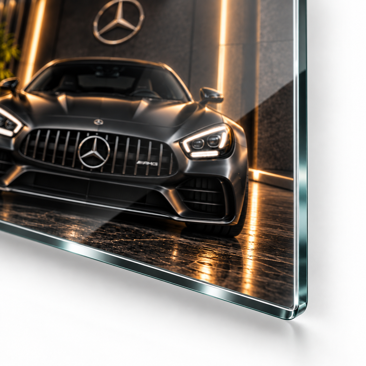 Mercedes AMG GT cam tablonun ince rodajlı cam kenarı