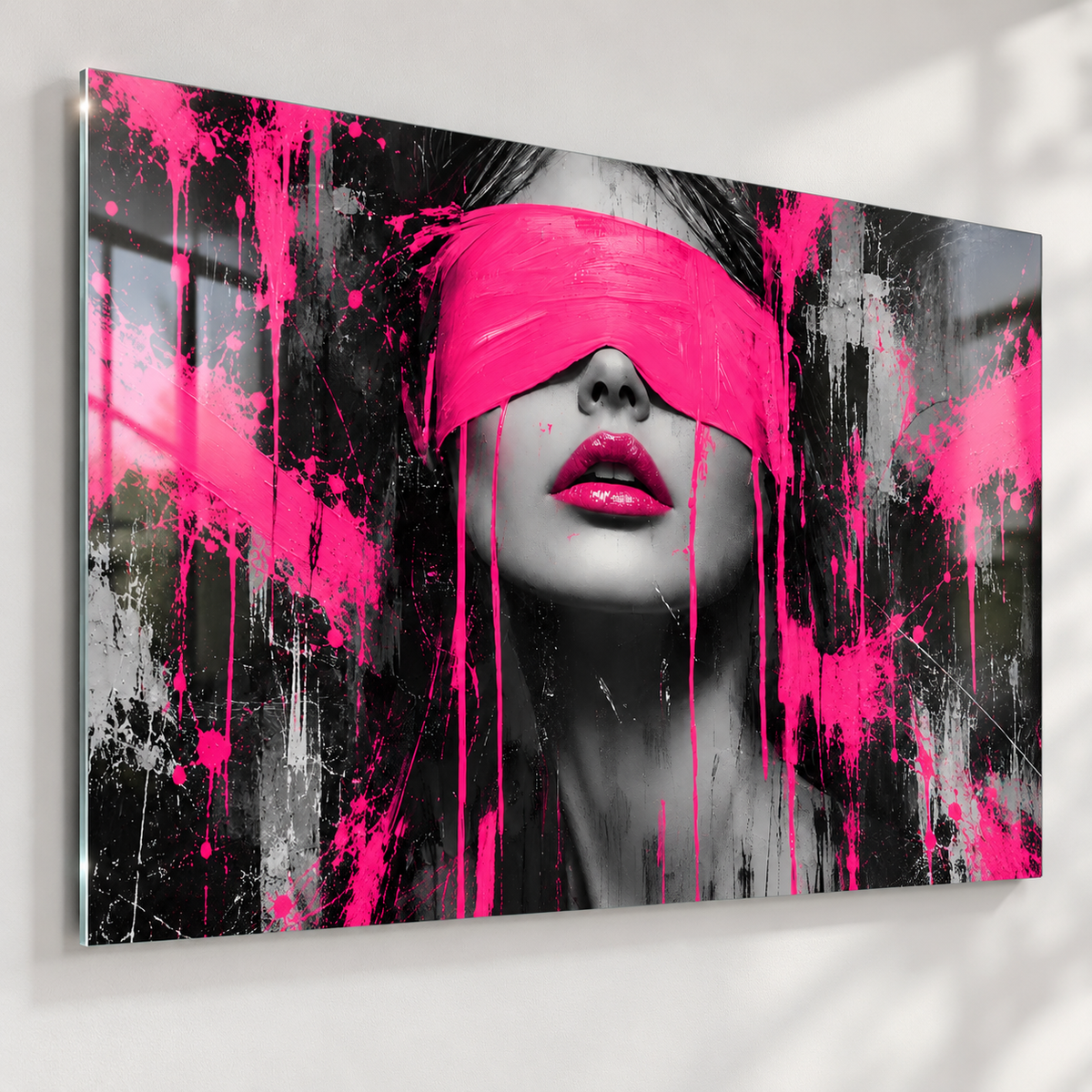 Pembe Siyah Grafiti Kadın Portresi Yatay Cam Tablo - Duvar mesafesi