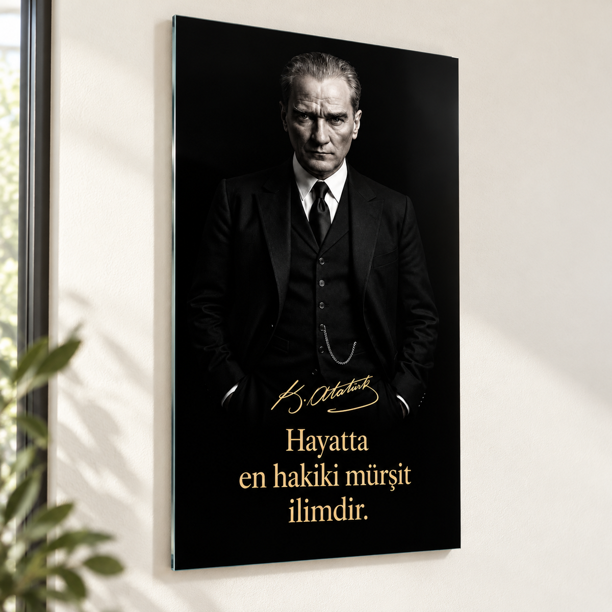 Altın Yazılı Atatürk Portresi Dikey Cam Tablo - Duvar mesafesi