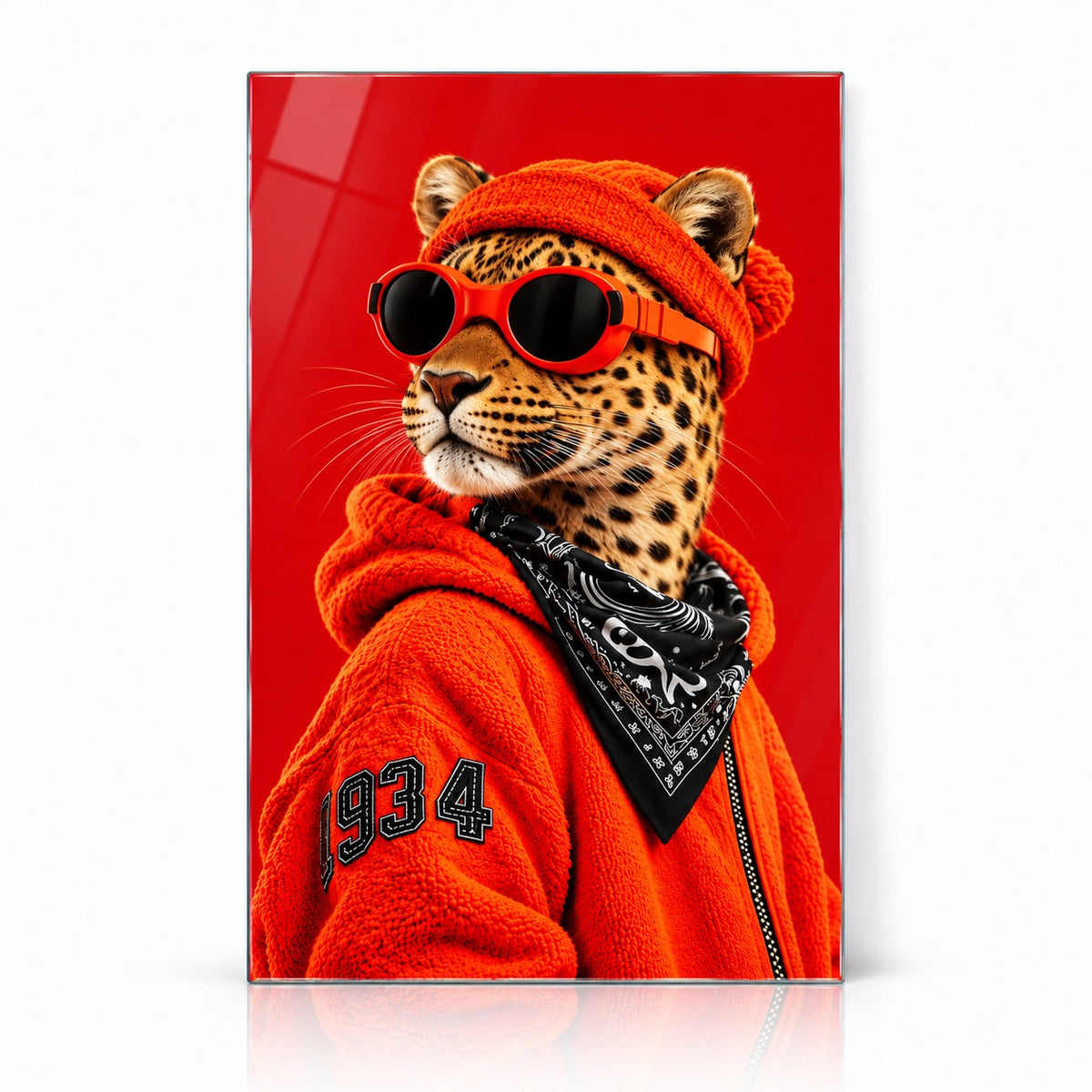 Kırmızı Bereli Gözlüklü Leopar Dikey Cam Tablo - Beyaz vitrin